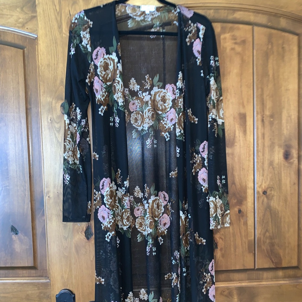 Ivy and Main Black/Floral S/M Duster
